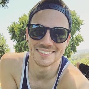 Meet your Posher, Casey